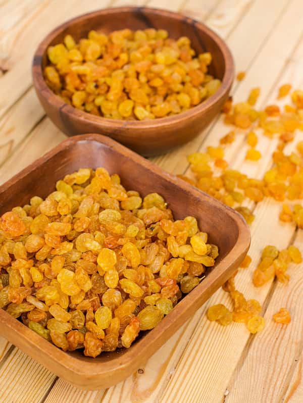 تصویر 1 از کشمش زرد مجلسی با رنگ طبیعی